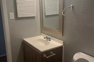8221 Kingsbrook Rd, Houston, TX 77024 - Photo 5