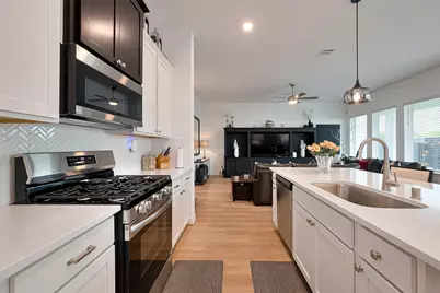 1615 Regents Gate Road, Houston, TX 77055 - Photo 19