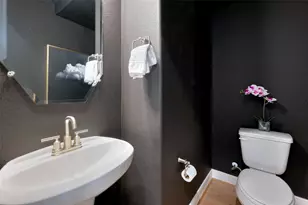 1615 Regents Gate Rd, Houston, TX 77055 - Photo 25