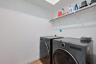 1615 Regents Gate Rd, Houston, TX 77055 - Photo 27