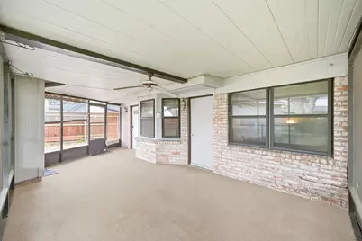 2204 S Memorial Court, Pasadena, TX 77502 - Photo 17
