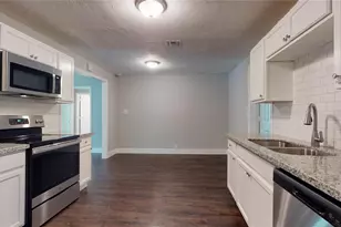 7346 Iwo Jima Rd, Houston, TX 77033 - Photo 5