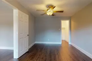 7346 Iwo Jima Rd, Houston, TX 77033 - Photo 17