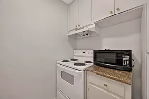 5353 Richmond Ave, Houston, TX 77056 - Photo 9