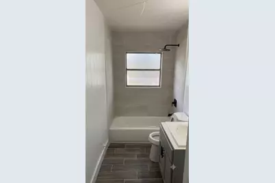 1403 70th Street #4, Houston, TX 77011 - Photo 3