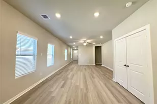 12194 Ridge Top Dr, Conroe, TX 77304 - Photo 5