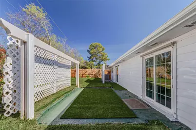 2207 Pilgrims Point Drive, Friendswood, TX 77546 - Photo 13