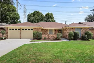 1009 N Amy Dr, Deer Park, TX 77536 - Photo 1