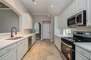6801 Paigetree Ln, Pearland, TX 77584 - Photo 13