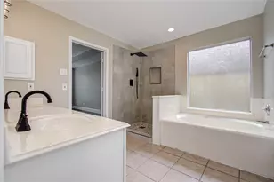 6801 Paigetree Ln, Pearland, TX 77584 - Photo 27