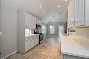 6801 Paigetree Ln, Pearland, TX 77584 - Photo 11