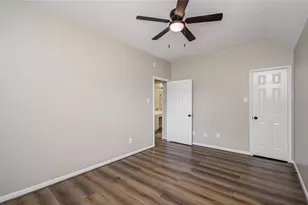 6801 Paigetree Ln, Pearland, TX 77584 - Photo 33