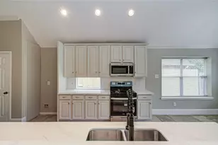 6801 Paigetree Ln, Pearland, TX 77584 - Photo 15