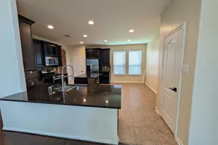 6614 Hunters Creek Ln, Baytown, TX 77521 - Photo 5