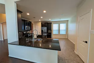 6614 Hunters Creek Ln, Baytown, TX 77521 - Photo 9