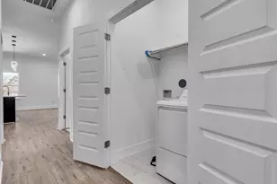 5130 Clover St, Houston, TX 77033 - Photo 9