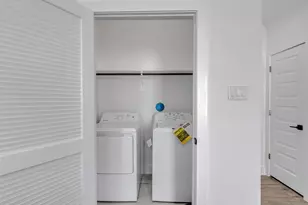 5130 Clover St, Houston, TX 77033 - Photo 5