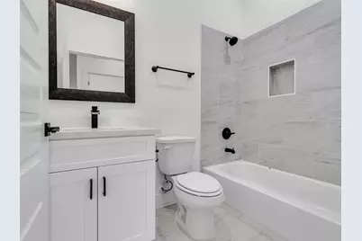 5130 Clover Street #A/B, Houston, TX 77033 - Photo 11