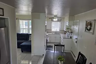 10315 Carthage Dr, Houston, TX 77089 - Photo 5