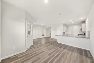 13423 Lucky Bill Ln, Houston, TX 77048 - Photo 3