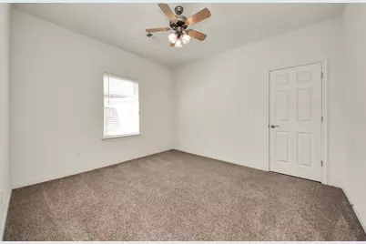 228 Green Leaf Street, Huntsville, TX 77340 - Photo 31