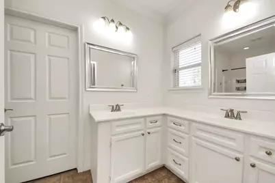 228 Green Leaf Street, Huntsville, TX 77340 - Photo 25