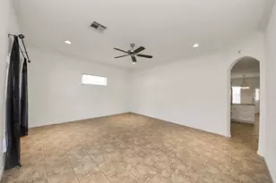 228 Greenleaf St, Huntsville, TX 77340 - Photo 9