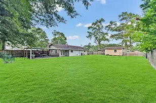 4004 Hillcrest St, Liberty, TX 77575 - Photo 17