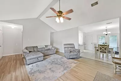 4004 Hillcrest Street, Liberty, TX 77575 - Photo 5