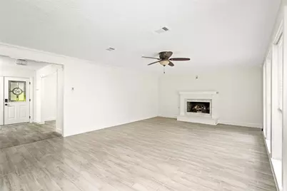 560 Landfall Lane, Conroe, TX 77302 - Photo 15