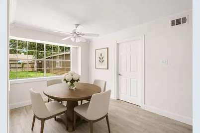 560 Landfall Lane, Conroe, TX 77302 - Photo 5