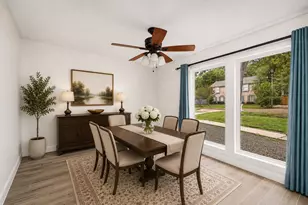 560 Landfall Ln, Conroe, TX 77302 - Photo 3