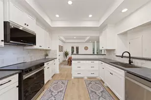 9374 Briar Forest Dr, Houston, TX 77063 - Photo 9