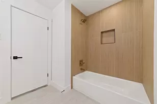 9374 Briar Forest Dr, Houston, TX 77063 - Photo 23