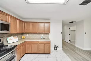 3207 Jorns St, Houston, TX 77045 - Photo 9