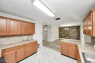 3207 Jorns Street, Houston, TX 77045 - Photo 11