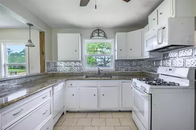 604 Fordtrand Street, Ellinger, TX 78938 - Photo 3