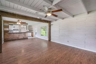 604 Fordtrand Street, Ellinger, TX 78938 - Photo 5