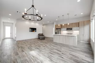 4402 Santorini Ln, Houston, TX 77045 - Photo 11