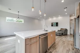 4402 Santorini Ln, Houston, TX 77045 - Photo 7