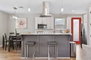 7393 Fairway Dr, Houston, TX 77087 - Photo 9