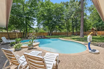 129 N Rainbow Ridge Circle, The Woodlands, TX 77381 - Photo 37