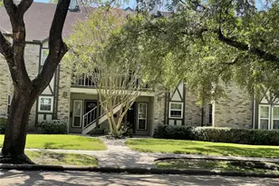 864 A Wax Myrtle Ln, Houston, TX 77079 - Photo 1