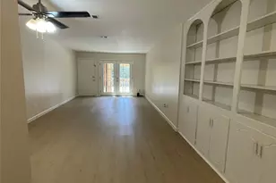 864 A Wax Myrtle Ln, Houston, TX 77079 - Photo 5
