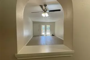 864 A Wax Myrtle Ln, Houston, TX 77079 - Photo 3