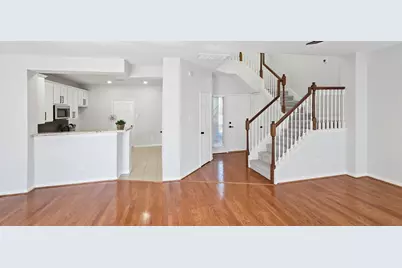 14 Valley Oaks Circle, The Woodlands, TX 77382 - Photo 7