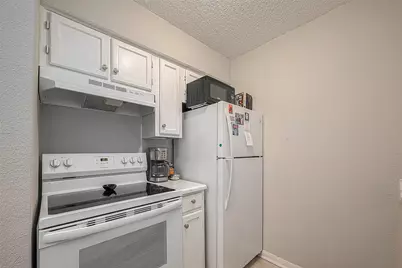 2120 El Paseo Street #2425, Houston, TX 77054 - Photo 13