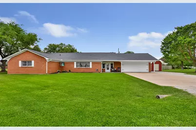 106 Lynn Street Street, Anahuac, TX 77514 - Photo 1