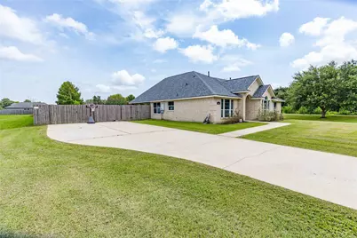 1001 Oak Street, Anahuac, TX 77514 - Photo 7