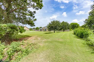 1001 Oak Street, Anahuac, TX 77514 - Photo 13